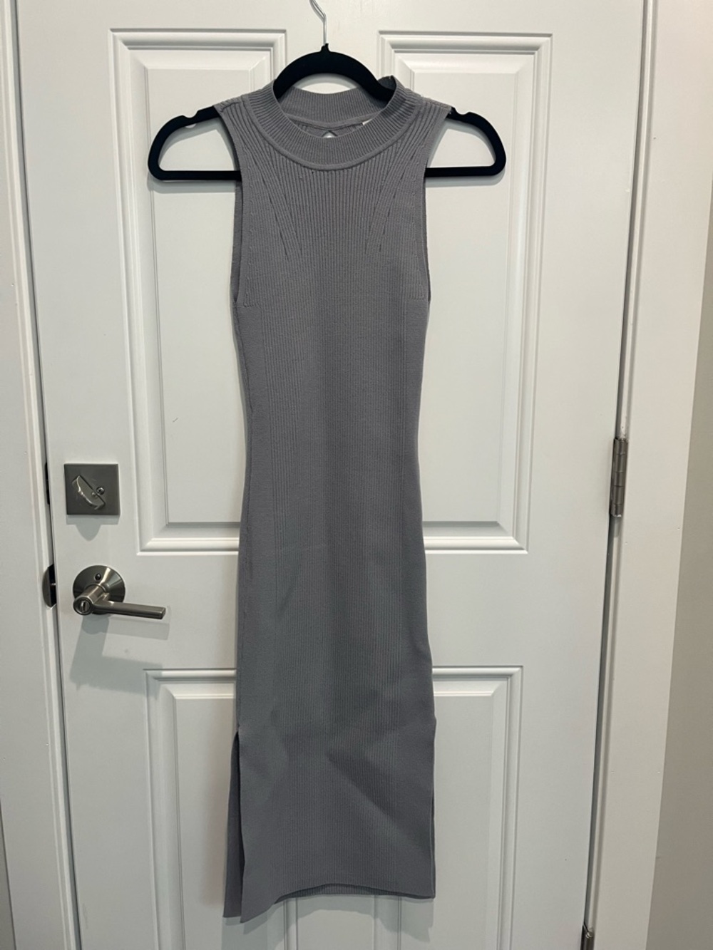 Abercrombie & Fitch Sleeveless Ribbed Midi Dress in Gray